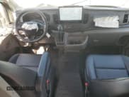 ✅ 2024 Ford Transit Cargo • VIN: 1FTBR1Y82RKB55357 • Lot: 87182735. Wystawiony na Copart z przebiegiem 6 292 mil. Bezpłatny archiwum sprzedaży aukcyjnych z USA i szczegółowy raport historii pojazdu na DreamBid. Zdjęcie 8.