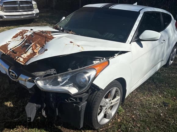 ✅ 2014 Hyundai Veloster • VIN: KMHTC6AD4EU215398 • Lot: 43960025. Wystawiony na Copart z przebiegiem Nie podano. Bezpłatny archiwum sprzedaży aukcyjnych z USA i szczegółowy raport historii pojazdu na DreamBid. Zdjęcie 2.