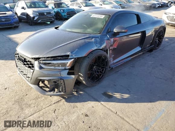 ✅ 2017 Audi R8 performance quattro • VIN: WUAKBAFX6H7903367 • Lot: 83113234. Listed on Copart with 14,352 mi. Free auction sales archive from the USA and detailed vehicle history report at DreamBid. Image 1.