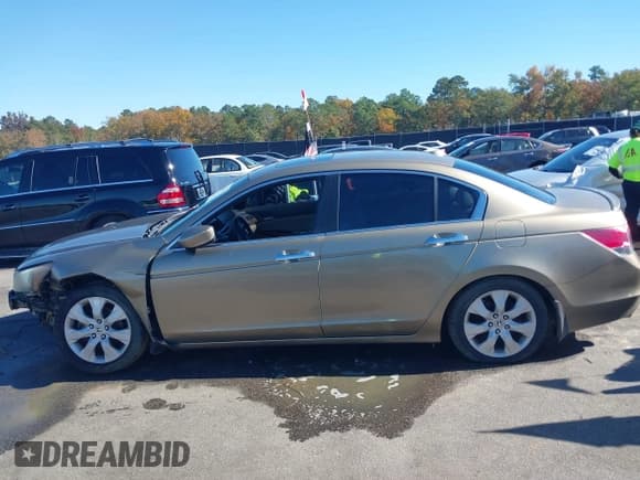 ✅ 2010 Honda Accord EX-L • VIN: 1HGCP3F84AA023155 • Лот: 43613982. Опубликован ранее на IAAI с пробегом 175 215 миль. Бесплатный доступ к архиву аукционных продаж из США и подробный отчёт об истории автомобиля на DreamBid. Изображение 15.