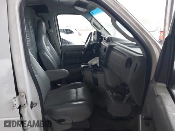 ✅ 2012 Ford Econoline Cargo Commercial • VIN: 1FTNS2EW4CDA01478 • Lot: 42306606. Wystawiony na IAAI z przebiegiem 213 597 mil. Bezpłatny archiwum sprzedaży aukcyjnych z USA i szczegółowy raport historii pojazdu na DreamBid. Zdjęcie 5.