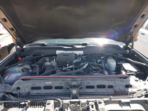 ✅ 2016 Chevrolet Silverado 2500HD LT • VIN: 1GC1KVE89GF277845 • Lot: 43040037. Wystawiony na IAAI z przebiegiem 56 497 mil. Bezpłatny archiwum sprzedaży aukcyjnych z USA i szczegółowy raport historii pojazdu na DreamBid. Zdjęcie 10.