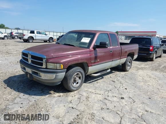 ✅ 2001 Dodge 1500 • VIN: 3B7HC13Y01G759021 • Lot: 42882455. Listed on IAAI with 225,700 mi. Free auction sales archive from the USA and detailed vehicle history report at DreamBid. Image 2.