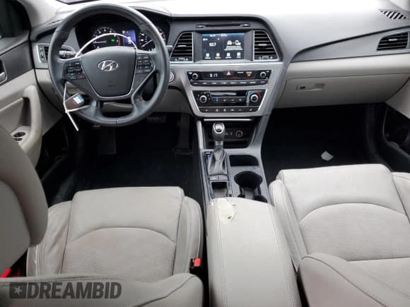 ✅ 2017 Hyundai Sonata Sport • VIN: 5NPE34AF9HH570424 • Лот: 90122105. Опубликован ранее на Copart с пробегом 116 114 миль. Бесплатный доступ к архиву аукционных продаж из США и подробный отчёт об истории автомобиля на DreamBid. Изображение 8.