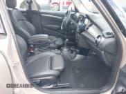 ✅ 2024 MINI Hardtop 4 Door Cooper S • VIN: WMW53DK09R2U99994 • Lot: 42498550. Wystawiony na IAAI z przebiegiem 31 206 mil. Bezpłatny archiwum sprzedaży aukcyjnych z USA i szczegółowy raport historii pojazdu na DreamBid. Zdjęcie 5.