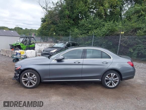 ✅ 2021 Mercedes-Benz C 300 • VIN: W1KWF8EB5MR612798 • Lot: 42992980. Wystawiony na IAAI z przebiegiem 17 243 mil. Bezpłatny archiwum sprzedaży aukcyjnych z USA i szczegółowy raport historii pojazdu na DreamBid. Zdjęcie 14.