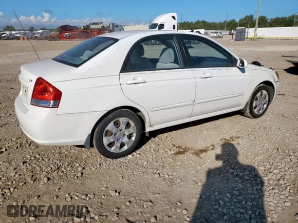 ✅ 2009 Kia Spectra EX • VIN: KNAFE221095654801 • Лот: 85313075. Опубликован ранее на Copart с пробегом 160 427 миль. Бесплатный доступ к архиву аукционных продаж из США и подробный отчёт об истории автомобиля на DreamBid. Изображение 3.