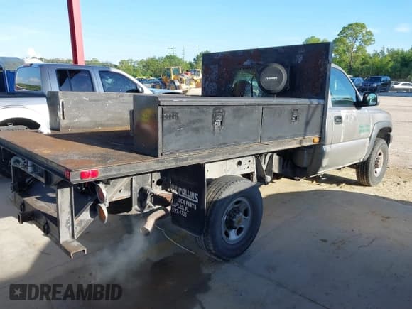 ✅ 2001 Chevrolet Silverado 2500HD • VIN: 1GCHC24G11E186939 • Lot: 42879961. Wystawiony na IAAI z przebiegiem 188 963 mil. Bezpłatny archiwum sprzedaży aukcyjnych z USA i szczegółowy raport historii pojazdu na DreamBid. Zdjęcie 4.