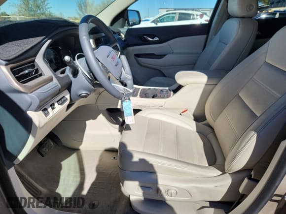 ✅ 2023 GMC Acadia Denali • VIN: 1GKKNXLS6PZ166940 • Lot: 90476715. Wystawiony na Copart z przebiegiem 21 236 mil. Bezpłatny archiwum sprzedaży aukcyjnych z USA i szczegółowy raport historii pojazdu na DreamBid. Zdjęcie 7.