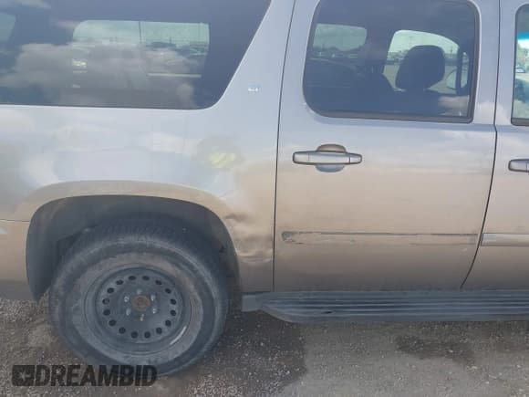 ✅ 2007 Chevrolet Suburban LT • VIN: 3GNFC16JX7G131702 • Лот: 43537077. Опубликован ранее на IAAI с пробегом 313 337 миль. Бесплатный доступ к архиву аукционных продаж из США и подробный отчёт об истории автомобиля на DreamBid. Изображение 6.