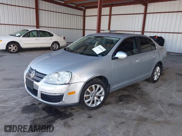 ✅ 2010 Volkswagen Jetta SE • VIN: 3VWRX7AJ9AM165284 • Lot: 43768798. Wystawiony na IAAI z przebiegiem 166 993 mil. Bezpłatny archiwum sprzedaży aukcyjnych z USA i szczegółowy raport historii pojazdu na DreamBid. Zdjęcie 2.