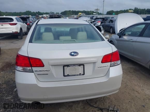 ✅ 2010 Subaru Legacy Premium • VIN: 4S3BMCB60A3234848 • Лот: 42885996. Опубликован ранее на IAAI с пробегом 165 117 миль. Бесплатный доступ к архиву аукционных продаж из США и подробный отчёт об истории автомобиля на DreamBid. Изображение 17.