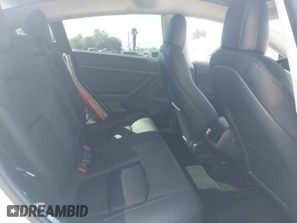 ✅ 2022 Tesla Model 3 Long Range • VIN: 5YJ3E1EB8NF212930 • Lot: 41658127. Wystawiony na IAAI z przebiegiem 43 773 mil. Bezpłatny archiwum sprzedaży aukcyjnych z USA i szczegółowy raport historii pojazdu na DreamBid. Zdjęcie 8.