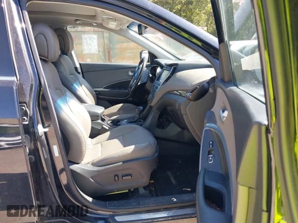 ✅ 2017 Hyundai Santa Fe 2.4L • VIN: 5XYZU3LB8HG447515 • Лот: 43413677. Опубликован ранее на IAAI с пробегом 126 060 миль. Бесплатный доступ к архиву аукционных продаж из США и подробный отчёт об истории автомобиля на DreamBid. Изображение 5.