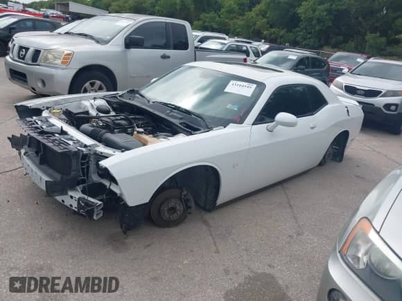 2018 Dodge Challenger R/T z VIN 2C3CDZBT0JH300572, wystawiony jako IAAI lot #43104545 z przebiegiem 83 644 mil mil oraz . Historia ofert i sprzedaży dostępna na DreamBid. Obrazek 17.