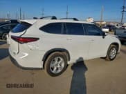 ✅ 2023 Toyota Highlander Hybrid LE • VIN: 5TDZARAHXPS521120 • Лот: 95034905. Опубликован ранее на Copart с пробегом 86 264 миль. Бесплатный доступ к архиву аукционных продаж из США и подробный отчёт об истории автомобиля на DreamBid. Изображение 3.