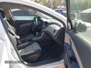 ✅ 2015 Chevrolet Cruze LS • VIN: 1G1PA5SH1F7104730 • Лот: 43496159. Опубликован ранее на IAAI с пробегом 205 639 миль. Бесплатный доступ к архиву аукционных продаж из США и подробный отчёт об истории автомобиля на DreamBid. Изображение 5.