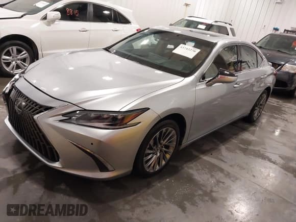✅ 2024 Lexus ES 300h Ultra Luxury • VIN: 58AFA1C14RU052520 • Lot: 43742270. Listed on IAAI with 14,582 mi. Free auction sales archive from the USA and detailed vehicle history report at DreamBid. Image 2.