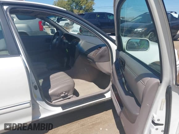 ✅ 1998 Toyota Avalon XL • VIN: 4T1BF18B2WU257547 • Лот: 43034540. Опубликован ранее на IAAI с пробегом 229 039 миль. Бесплатный доступ к архиву аукционных продаж из США и подробный отчёт об истории автомобиля на DreamBid. Изображение 5.