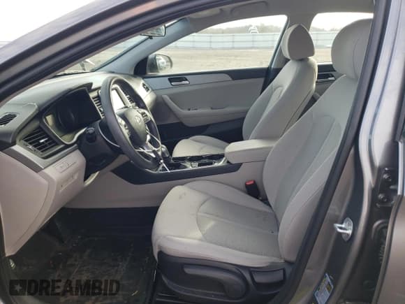 ✅ 2019 Hyundai Sonata SE • VIN: 5NPE24AF3KH781435 • Lot: 38910333. Listed on Copart with 36,525 mi. Free auction sales archive from the USA and detailed vehicle history report at DreamBid. Image 7.