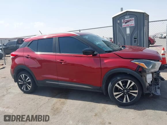 ✅ 2019 Nissan Kicks SV • VIN: 3N1CP5CU9KL558507 • Lot: 42483056. Wystawiony na IAAI z przebiegiem 100 376 mil. Bezpłatny archiwum sprzedaży aukcyjnych z USA i szczegółowy raport historii pojazdu na DreamBid. Zdjęcie 13.
