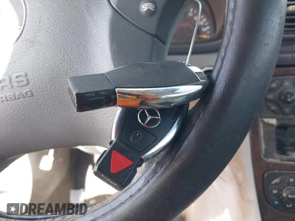 ✅ 2004 Mercedes-Benz C 320 • VIN: WDBRF64J04F551588 • Lot: 41971774. Wystawiony na IAAI z przebiegiem 184 594 mil. Bezpłatny archiwum sprzedaży aukcyjnych z USA i szczegółowy raport historii pojazdu na DreamBid. Zdjęcie 11.