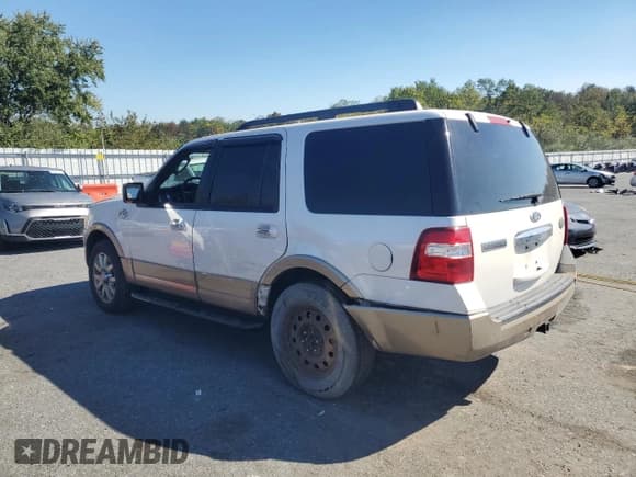 ✅ 2011 Ford Expedition XLT • VIN: 1FMJU1J51BEF06544 • Lot: 85472625. Wystawiony na Copart z przebiegiem 169 632 mil. Bezpłatny archiwum sprzedaży aukcyjnych z USA i szczegółowy raport historii pojazdu na DreamBid. Zdjęcie 2.
