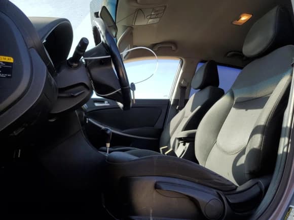 ✅ 2016 Hyundai Accent Sport • VIN: KMHCU5AE2GU249391 • Лот: 48917085. Опубликован ранее на Copart с пробегом 124 200 миль. Бесплатный доступ к архиву аукционных продаж из США и подробный отчёт об истории автомобиля на DreamBid. Изображение 7.