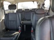 ✅ 2010 Chrysler Town & Country Touring Plus • VIN: 2A4RR8D15AR377021 • Lot: 92682835. Wystawiony na Copart z przebiegiem 151 032 mil. Bezpłatny archiwum sprzedaży aukcyjnych z USA i szczegółowy raport historii pojazdu na DreamBid. Zdjęcie 10.