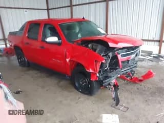 ✅ 2010 Chevrolet Avalanche LS • VIN: 3GNNCEE03AG105669 • Lot: 42196345. Listed on IAAI with 135,364 mi. Free auction sales archive from the USA and detailed vehicle history report at DreamBid. Image 1.