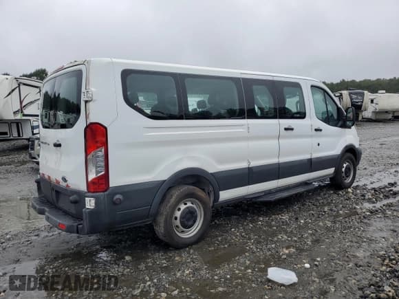 ✅ 2017 Ford Transit XL • VIN: 1FBZX2ZMXHKB12362 • Lot: 68463535. Wystawiony na Copart z przebiegiem 121 511 mil. Bezpłatny archiwum sprzedaży aukcyjnych z USA i szczegółowy raport historii pojazdu na DreamBid. Zdjęcie 3.