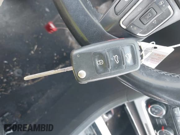 ✅ 2013 Volkswagen Passat SE • VIN: 1VWBP7A33DC065321 • Лот: 42741828. Опубликован ранее на IAAI с пробегом 158 573 миль. Бесплатный доступ к архиву аукционных продаж из США и подробный отчёт об истории автомобиля на DreamBid. Изображение 11.