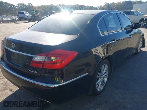 2014 Hyundai Genesis 3.8L with VIN KMHGC4DD6EU260151, listed as a IAAI auction lot 43492703 with 222,805 mi miles and . Bid and sale history available at DreamBid. Image 4.