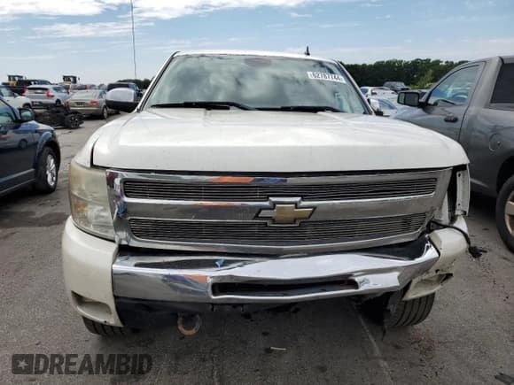 ✅ 2011 Chevrolet Silverado 1500 LT • VIN: 3GCPKSE35BG320307 • Лот: 62787744. Опубликован ранее на Copart с пробегом Не указан. Бесплатный доступ к архиву аукционных продаж из США и подробный отчёт об истории автомобиля на DreamBid. Изображение 5.