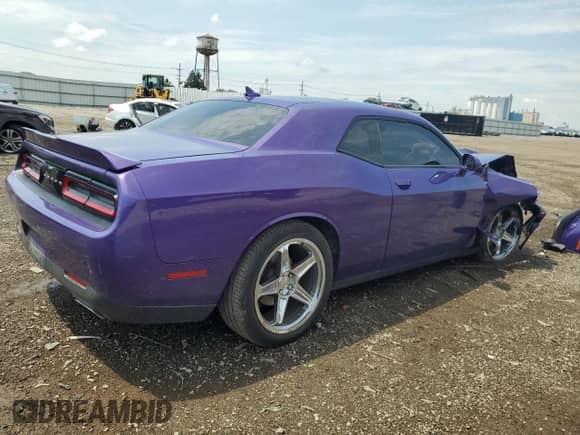✅ 2019 Dodge Challenger GT • VIN: 2C3CDZJG3KH571339 • Lot: 64327615. Wystawiony na Copart z przebiegiem 99 368 mil mil. Skorzystaj z bezpłatnego archiwum sprzedaży aukcyjnych z USA i zobacz szczegółowy raport historii pojazdu na DreamBid. Zdjęcie 3.