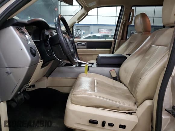 ✅ 2017 Ford Expedition Max XLT • VIN: 1FMJK1HT9HEA51574 • Lot: 91612805. Wystawiony na Copart z przebiegiem 134 161 mil. Bezpłatny archiwum sprzedaży aukcyjnych z USA i szczegółowy raport historii pojazdu na DreamBid. Zdjęcie 7.