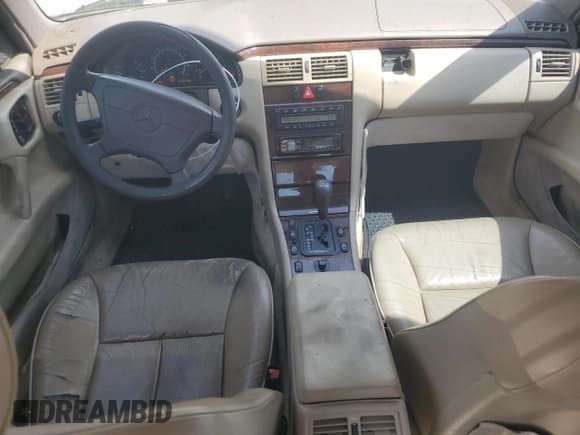 ✅ 1997 Mercedes-Benz E 320 • VIN: WDBJF72F0VA262484 • Lot: 54346945. Wystawiony na Copart z przebiegiem 145 352 mil. Bezpłatny archiwum sprzedaży aukcyjnych z USA i szczegółowy raport historii pojazdu na DreamBid. Zdjęcie 8.