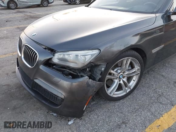 ✅ 2014 BMW 7 Series ALPINA B7 • VIN: WBAYE8C59ED135064 • Lot: 43822649. Wystawiony na IAAI z przebiegiem 89 149 mil. Bezpłatny archiwum sprzedaży aukcyjnych z USA i szczegółowy raport historii pojazdu na DreamBid. Zdjęcie 6.