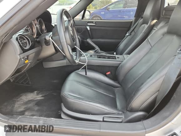 ✅ 2007 Mazda MX-5 Miata Grand Touring • VIN: JM1NC26F670136454 • Лот: 71676095. Опубликован ранее на Copart с пробегом 51 246 миль. Бесплатный доступ к архиву аукционных продаж из США и подробный отчёт об истории автомобиля на DreamBid. Изображение 7.