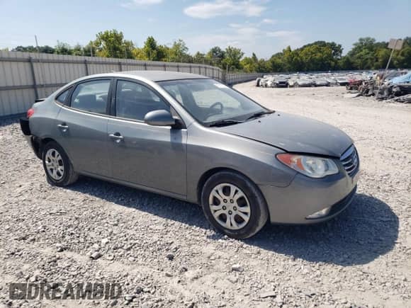2010 Hyundai Elantra GLS z VIN KMHDU4AD6AU870890, wystawiony jako Copart lot #69113024 z przebiegiem 127 051 mil mil oraz Szkoda całkowita • Salvage title. Historia ofert i sprzedaży dostępna na DreamBid. Obrazek 4.