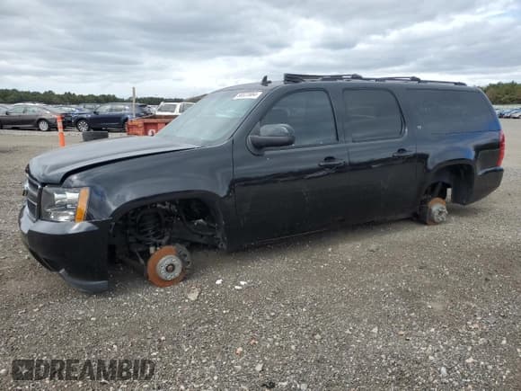 ✅ 2011 Chevrolet Suburban LT • VIN: 1GNSKJE35BR235818 • Lot: 66523984. Wystawiony na Copart z przebiegiem 120 574 mil. Bezpłatny archiwum sprzedaży aukcyjnych z USA i szczegółowy raport historii pojazdu na DreamBid. Zdjęcie 1.