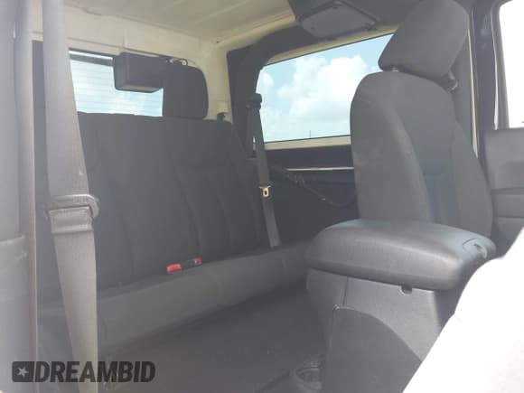 ✅ 2017 Jeep Wrangler Sport • VIN: 1C4AJWAG5HL704723 • Lot: 42748885. Wystawiony na IAAI z przebiegiem 42 531 mil. Bezpłatny archiwum sprzedaży aukcyjnych z USA i szczegółowy raport historii pojazdu na DreamBid. Zdjęcie 8.