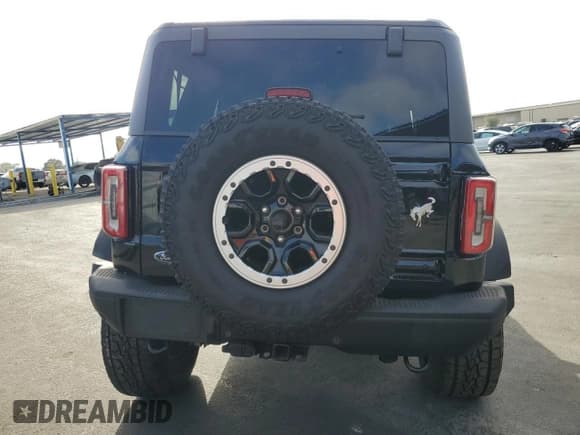✅ 2021 Ford Bronco • VIN: 1FMEE5DP8MLA67974 • Lot: 71553465. Wystawiony na Copart z przebiegiem 57 575 mil. Bezpłatny archiwum sprzedaży aukcyjnych z USA i szczegółowy raport historii pojazdu na DreamBid. Zdjęcie 6.