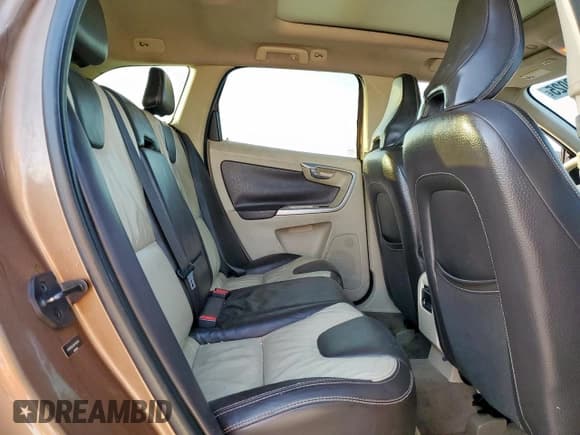 ✅ 2011 Volvo XC60 3.2L • VIN: YV4952DL0B2168346 • Lot: 91842025. Wystawiony na Copart z przebiegiem 125 661 mil. Bezpłatny archiwum sprzedaży aukcyjnych z USA i szczegółowy raport historii pojazdu na DreamBid. Zdjęcie 11.