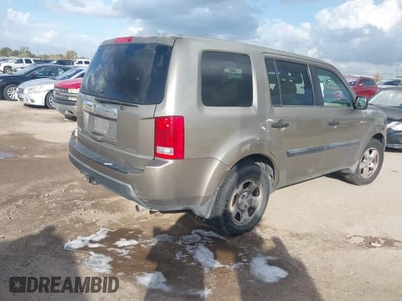 ✅ 2009 Honda Pilot LX • VIN: 5FNYF48229B042425 • Lot: 41107002. Wystawiony na IAAI z przebiegiem 248 006 mil. Bezpłatny archiwum sprzedaży aukcyjnych z USA i szczegółowy raport historii pojazdu na DreamBid. Zdjęcie 4.