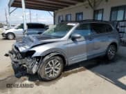 ✅ 2021 Volkswagen Tiguan SE • VIN: 3VV3B7AX9MM038679 • Lot: 81695845. Wystawiony na Copart z przebiegiem 81 083 mil. Bezpłatny archiwum sprzedaży aukcyjnych z USA i szczegółowy raport historii pojazdu na DreamBid. Zdjęcie 1.