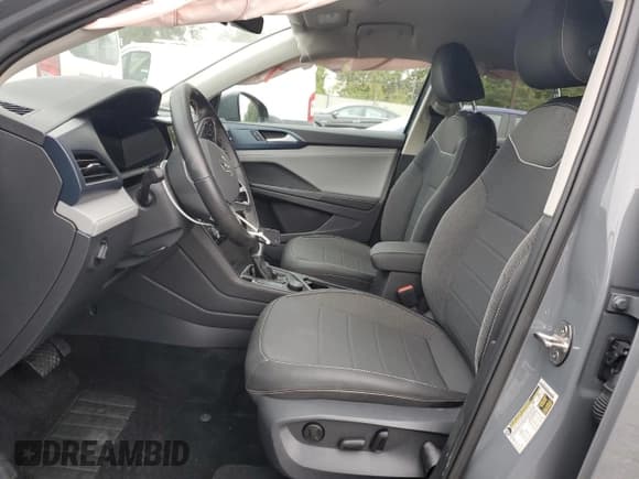 ✅ 2024 Volkswagen Taos SE • VIN: 3VVUX7B25RM069346 • Лот: 81459205. Опубликован ранее на Copart с пробегом 19 921 миль. Бесплатный доступ к архиву аукционных продаж из США и подробный отчёт об истории автомобиля на DreamBid. Изображение 7.