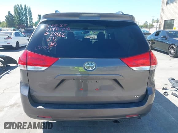 ✅ 2013 Toyota Sienna LE AAS • VIN: 5TDKK3DC0DS399195 • Lot: 42378547. Listed on IAAI with 84,900 mi. Free auction sales archive from the USA and detailed vehicle history report at DreamBid. Image 17.
