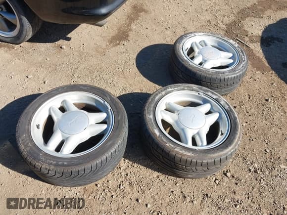 ✅ 1994 Ford Mustang • VIN: 1FALP45T2RF186899 • Lot: 43868959. Wystawiony na IAAI z przebiegiem 115 203 mil. Bezpłatny archiwum sprzedaży aukcyjnych z USA i szczegółowy raport historii pojazdu na DreamBid. Zdjęcie 12.