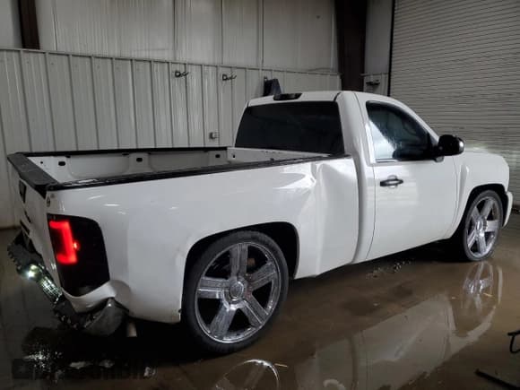 ✅ 2010 Chevrolet Silverado 1500 LT • VIN: 1GCPCSEA4AZ284328 • Lot: 69124025. Listed on Copart with 182,535 mi. Free auction sales archive from the USA and detailed vehicle history report at DreamBid. Image 3.